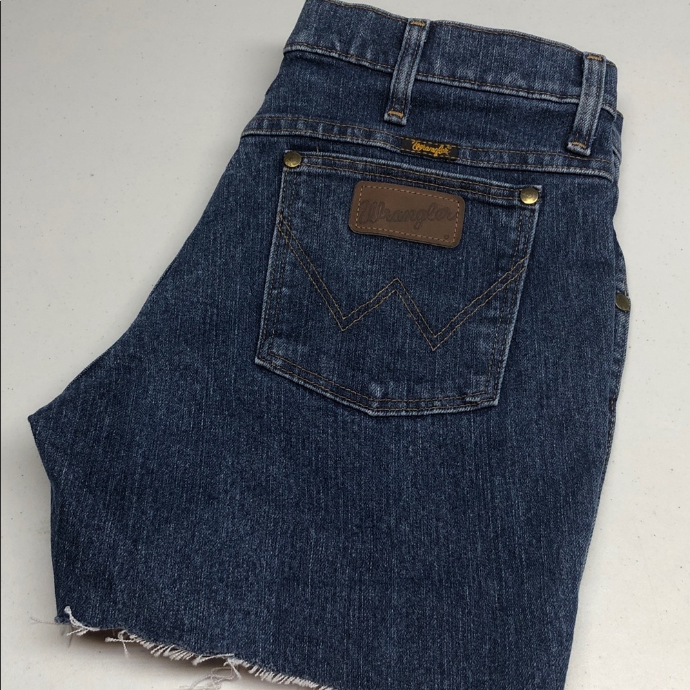 MENS WRANGLER ADVANCED COMFORT JEAN CUTOFFS 30x4 ⭐️